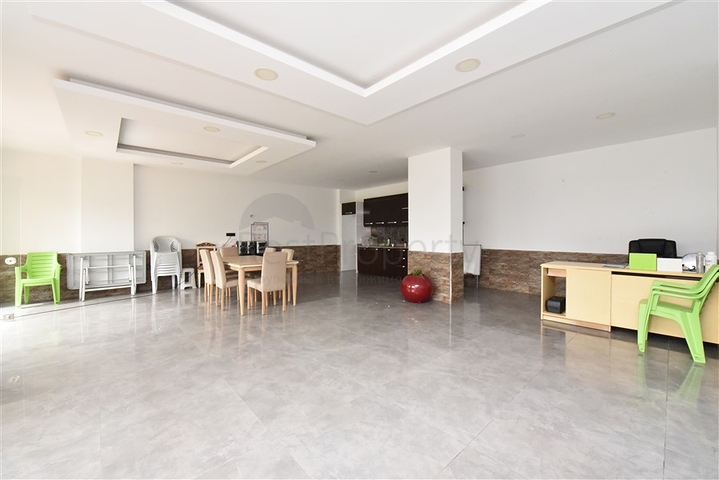 اطلالة بحر ساحرة - دوبلكس 4 غرف وصالة ضمن مجمع سكني - في كاستل / الانيا 