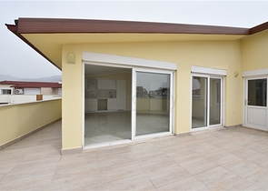 اطلالة بحر ساحرة - دوبلكس 4 غرف وصالة ضمن مجمع سكني - في كاستل / الانيا 