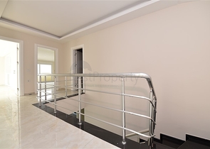 اطلالة بحر ساحرة - دوبلكس 4 غرف وصالة ضمن مجمع سكني - في كاستل / الانيا 