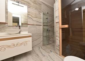 اطلالة بحر ساحرة - دوبلكس 4 غرف وصالة ضمن مجمع سكني - في كاستل / الانيا 