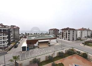 اطلالة بحر ساحرة - دوبلكس 4 غرف وصالة ضمن مجمع سكني - في كاستل / الانيا 