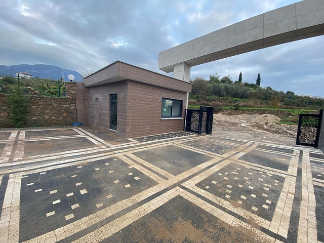 اطلالة على جبال طوروس - شقة غرفة وصالة - مجمع حديث - في محمودلار / الانيا 