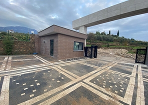 اطلالة على جبال طوروس - شقة غرفة وصالة - مجمع حديث - في محمودلار / الانيا 