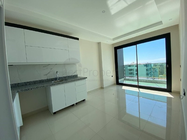 اطلالة بحر - مجمع جديد - غرفة وصالة - في محمودلار / الانيا 