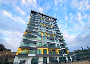 اطلالة بحر - مجمع جديد - غرفة وصالة - في محمودلار / الانيا 