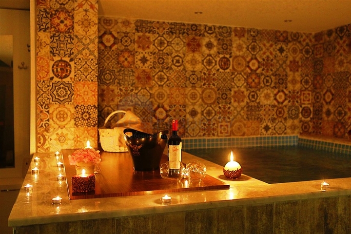 شقة انيقة - تصميم غرفة وصالة مفروشة - في محمودلار / الانيا 