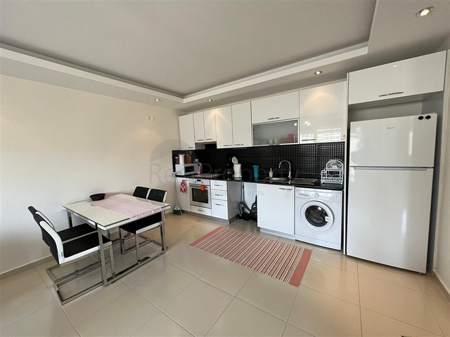 اطلالة مفتوحة - شقة غرفة وصالة مفروشة - مجمع يضم كافة الخدمات - في افسلار / الانيا 