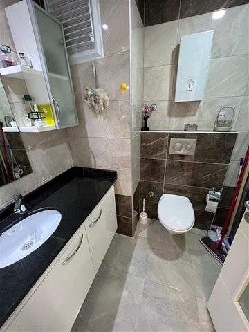 اطلالة مفتوحة - شقة غرفة وصالة مفروشة - مجمع يضم كافة الخدمات - في افسلار / الانيا 