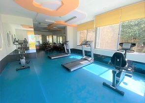 اطلالة مفتوحة - شقة غرفة وصالة مفروشة - مجمع يضم كافة الخدمات - في افسلار / الانيا 