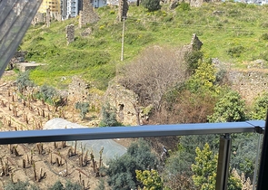 اطلالة مفتوحة - شقة غرفة وصالة جديدة -ضمن مجمع سكني - في محمودلار / الانيا 