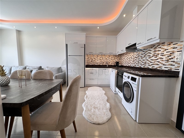 اطلالة بحر - شقة غرفة وصالة ضمن مجمع سكني حديث - في محمودلار /الانيا 