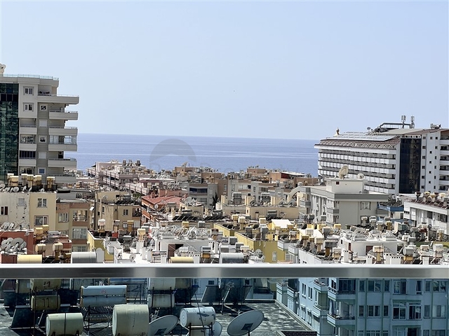 اطلالة بحر - شقة غرفة وصالة ضمن مجمع سكني حديث - في محمودلار /الانيا 