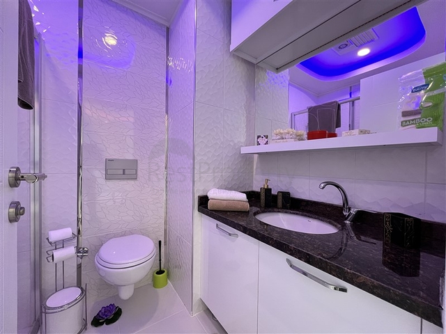 اطلالة بحر - شقة غرفة وصالة ضمن مجمع سكني حديث - في محمودلار /الانيا 