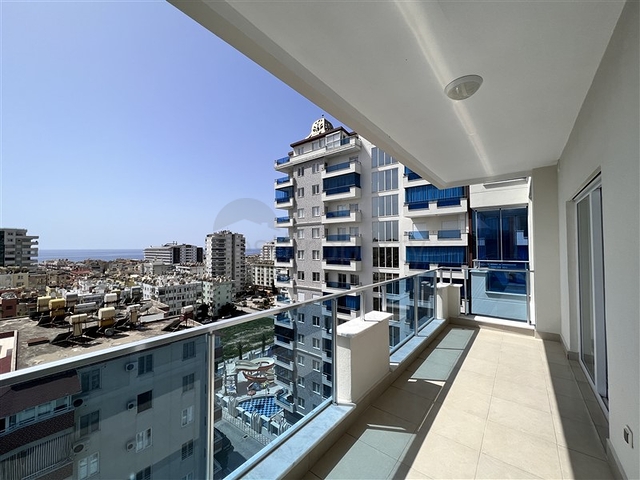 اطلالة بحر - شقة غرفة وصالة ضمن مجمع سكني حديث - في محمودلار /الانيا 