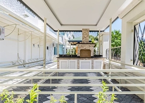 اطلالة بحر - شقة غرفة وصالة ضمن مجمع سكني حديث - في محمودلار /الانيا 