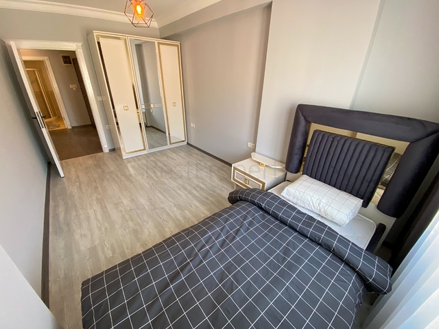 اطلالة مفتوحة - اثاث جديد - شقة غرفتين وصالة - في محمودلار / الانيا 