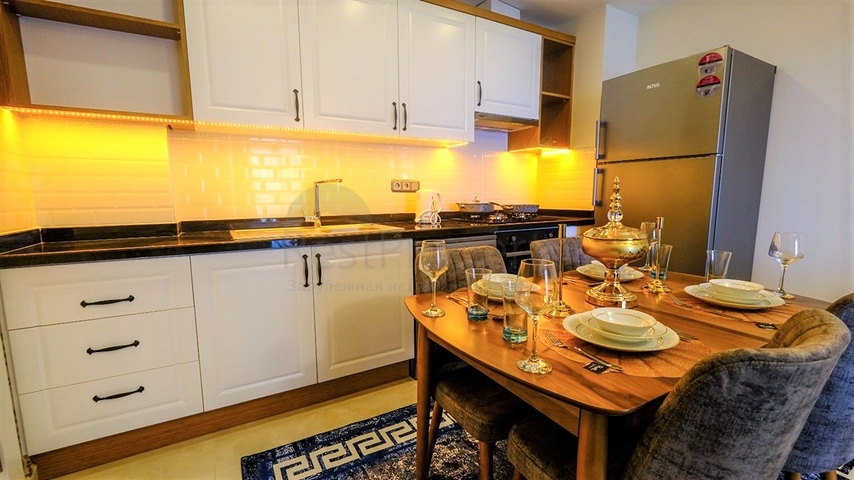 اطلالة مباشرة على البحر - شقة غرفتين وصالة مفروشة - في محمودلار / الانيا 