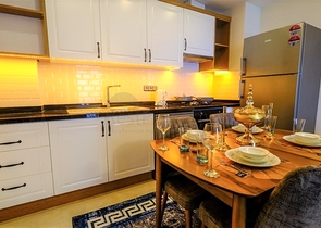 اطلالة مباشرة على البحر - شقة غرفتين وصالة مفروشة - في محمودلار / الانيا 