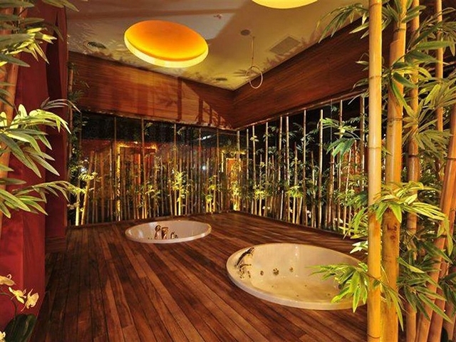 اطلالة بحر - شقة غرفتين وصالة - ضمن مجمع 5 نجوم - في محمودلار / الانيا 