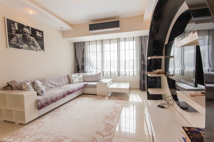 اطلالة بحر - شقة غرفتين وصالة - ضمن مجمع 5 نجوم - في محمودلار / الانيا 