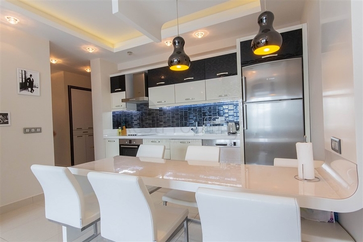 اطلالة بحر - شقة غرفتين وصالة - ضمن مجمع 5 نجوم - في محمودلار / الانيا 