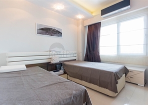 اطلالة بحر - شقة غرفتين وصالة - ضمن مجمع 5 نجوم - في محمودلار / الانيا 