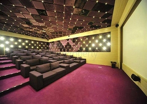 اطلالة بحر - شقة غرفتين وصالة - ضمن مجمع 5 نجوم - في محمودلار / الانيا 