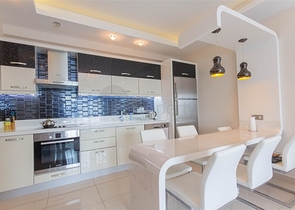 اطلالة بحر - شقة غرفتين وصالة - ضمن مجمع 5 نجوم - في محمودلار / الانيا 