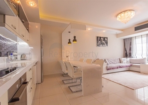 اطلالة بحر - شقة غرفتين وصالة - ضمن مجمع 5 نجوم - في محمودلار / الانيا 