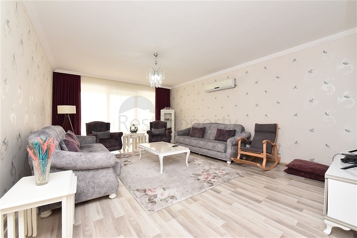 شقة عائلية واسعة - 3 غرف وصالتين - في محمودلار / الانيا 