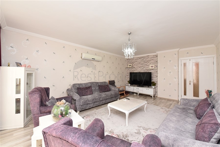 شقة عائلية واسعة - 3 غرف وصالتين - في محمودلار / الانيا 