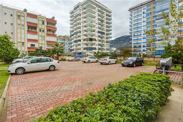 شقة عائلية واسعة - 3 غرف وصالتين - في محمودلار / الانيا 