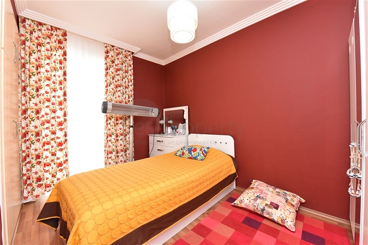 شقة عائلية واسعة - 3 غرف وصالتين - في محمودلار / الانيا 