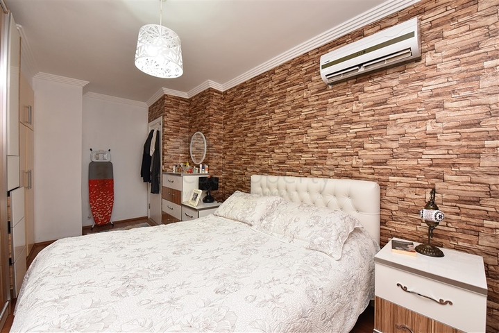 شقة عائلية واسعة - 3 غرف وصالتين - في محمودلار / الانيا 