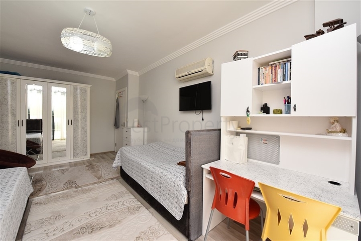 شقة عائلية واسعة - 3 غرف وصالتين - في محمودلار / الانيا 