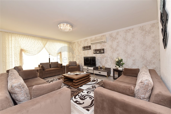 شقة عائلية واسعة - 3 غرف وصالتين - في محمودلار / الانيا 