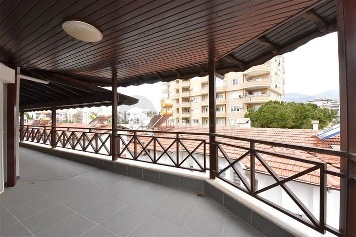 موفع مركزي - فيلا 4 غرف وصالتين - مفروشة -في منطقة توسمور / الانيا 