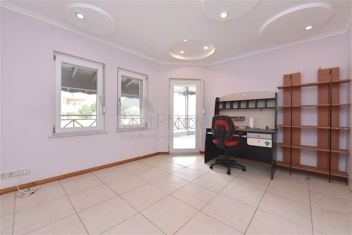 موفع مركزي - فيلا 4 غرف وصالتين - مفروشة -في منطقة توسمور / الانيا 