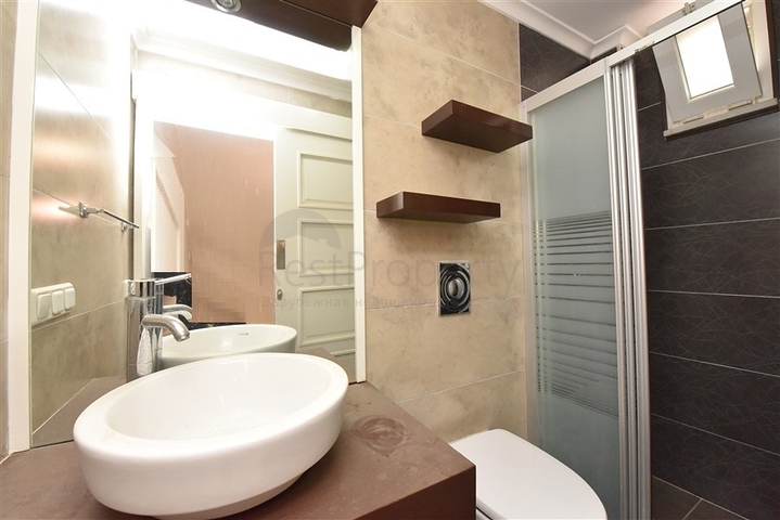 موفع مركزي - فيلا 4 غرف وصالتين - مفروشة -في منطقة توسمور / الانيا 