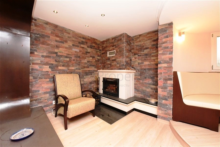 موفع مركزي - فيلا 4 غرف وصالتين - مفروشة -في منطقة توسمور / الانيا 