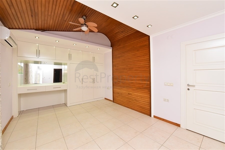 موفع مركزي - فيلا 4 غرف وصالتين - مفروشة -في منطقة توسمور / الانيا 