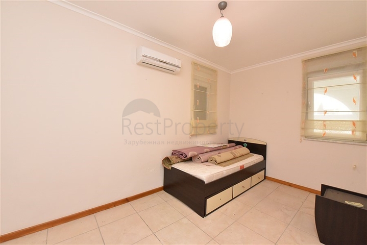 موفع مركزي - فيلا 4 غرف وصالتين - مفروشة -في منطقة توسمور / الانيا 