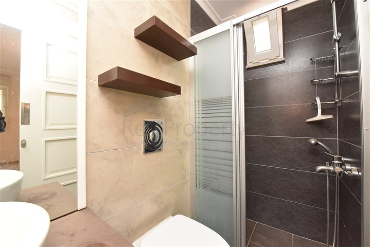 موفع مركزي - فيلا 4 غرف وصالتين - مفروشة -في منطقة توسمور / الانيا 