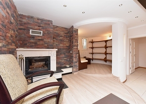 موفع مركزي - فيلا 4 غرف وصالتين - مفروشة -في منطقة توسمور / الانيا 