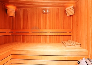 موفع مركزي - فيلا 4 غرف وصالتين - مفروشة -في منطقة توسمور / الانيا 