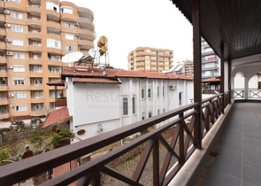 موفع مركزي - فيلا 4 غرف وصالتين - مفروشة -في منطقة توسمور / الانيا 