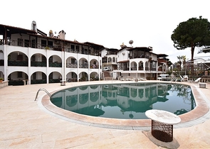 موفع مركزي - فيلا 4 غرف وصالتين - مفروشة -في منطقة توسمور / الانيا 