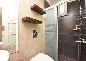 موفع مركزي - فيلا 4 غرف وصالتين - مفروشة -في منطقة توسمور / الانيا 