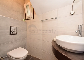 موفع مركزي - فيلا 4 غرف وصالتين - مفروشة -في منطقة توسمور / الانيا 