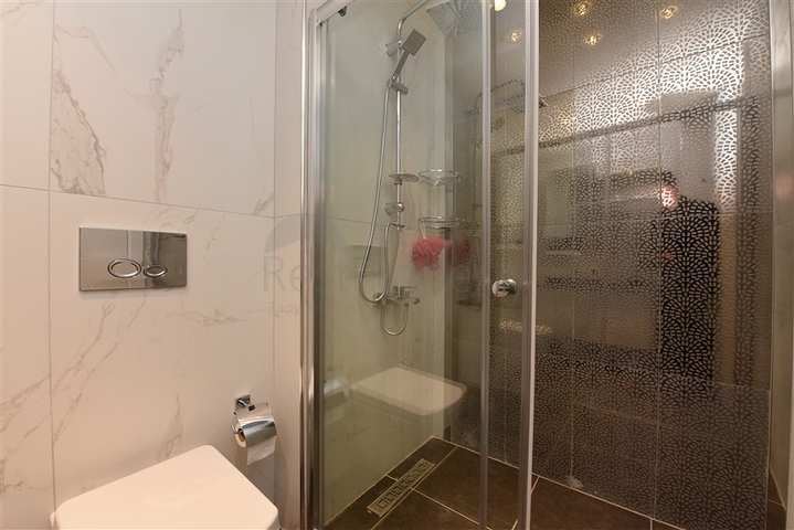 جانب شاطئ كليوباترا - شقة غرفة وصالة مفروشة - مجمع فاخر - في مركز الانيا 